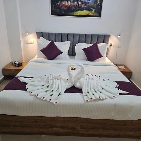 Pearl Residency Hotel Ayoor Екстериор снимка