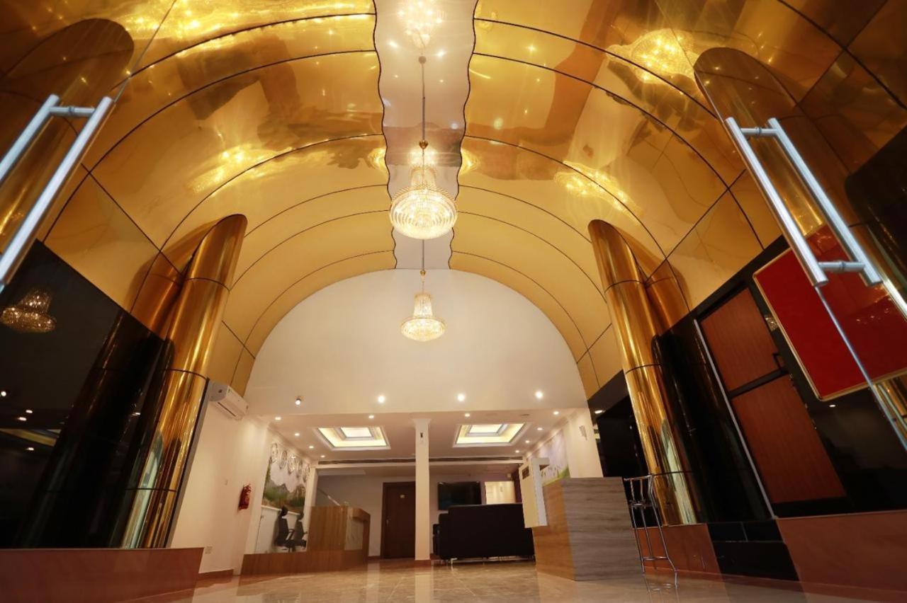 Pearl Residency Hotel Ayoor Екстериор снимка
