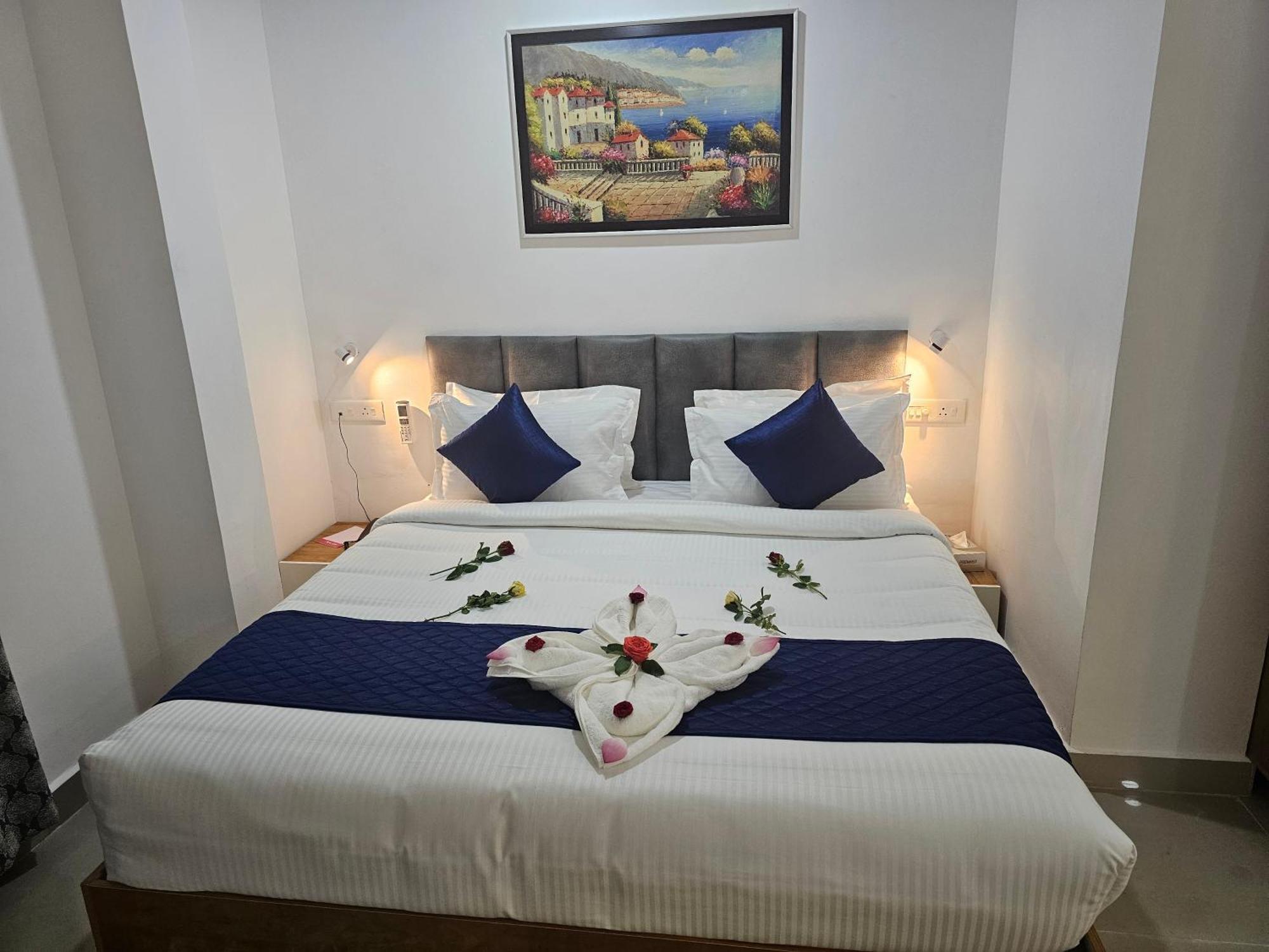 Pearl Residency Hotel Ayoor Екстериор снимка