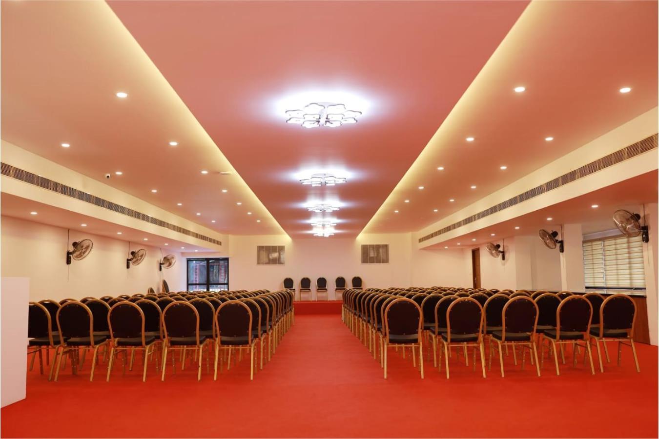 Pearl Residency Hotel Ayoor Екстериор снимка