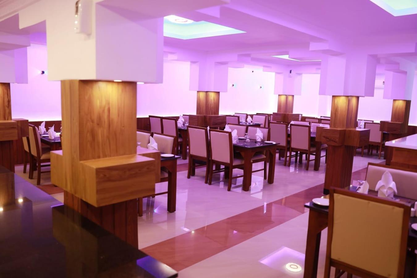 Pearl Residency Hotel Ayoor Екстериор снимка