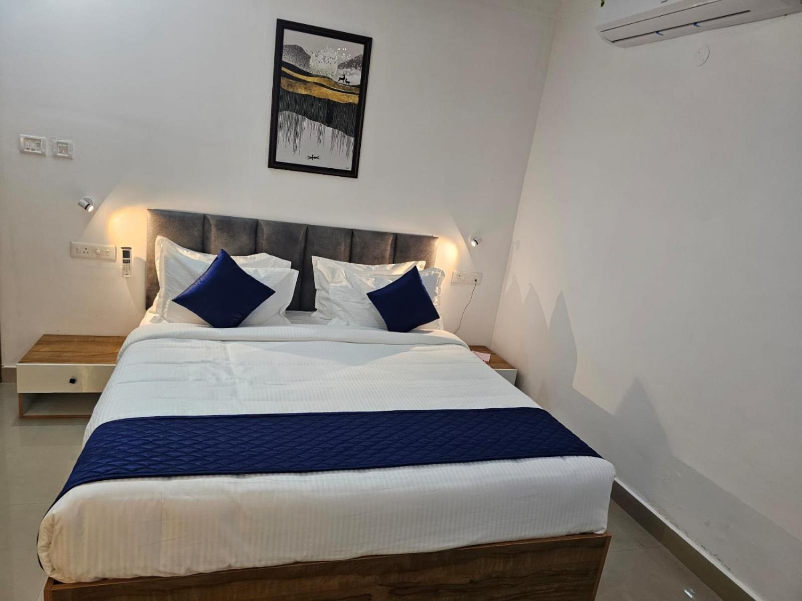 Pearl Residency Hotel Ayoor Екстериор снимка